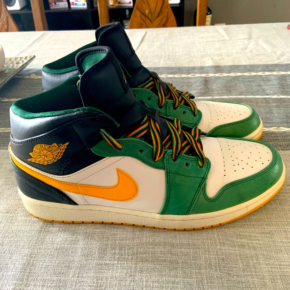 Air Jordan 1 Mid